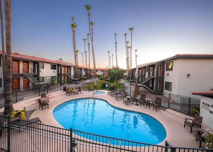 229-fully Furnished 1br Suite-prime Location Apartment *
