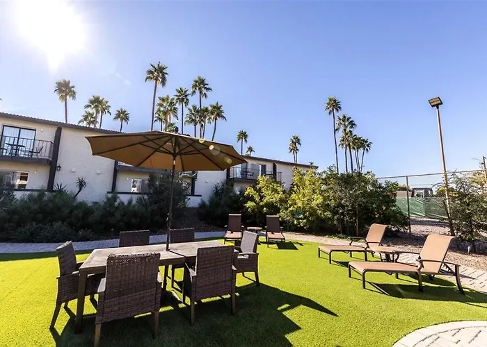 229-fully Furnished 1br Suite-prime Location